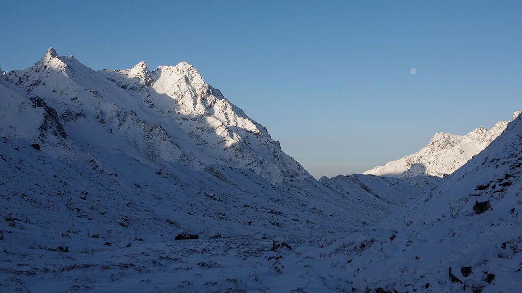 Kanchenjunga South - To Oktang and Back